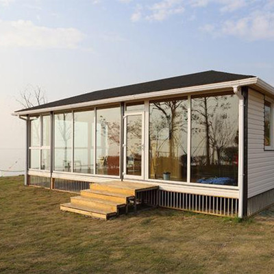 真的有暴雨后膠布粘一下就能繼續睡的房屋？